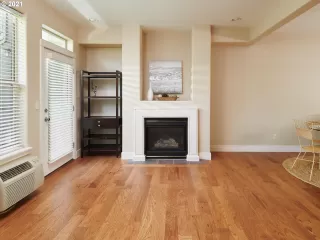 Photo #5: 21177104 Listing