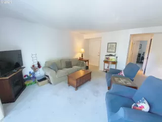 Photo #4: 21177223 Listing