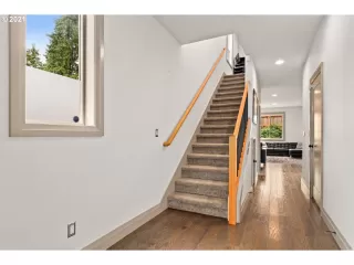 Photo #2: 21177655 Listing