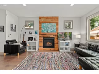 Photo #6: 21177655 Listing