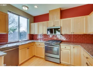 Photo #5: 21177832 Listing