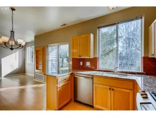 Photo #6: 21177832 Listing