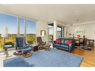 Photo #4: 21178108 Listing