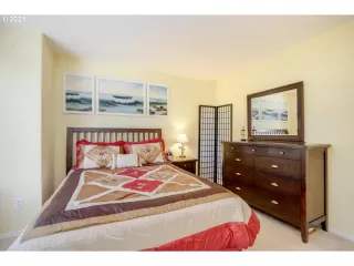 Photo #4: 21178587 Listing