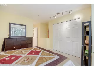 Photo #5: 21178587 Listing
