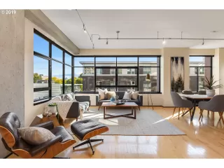 Photo #2: 21178639 Listing 