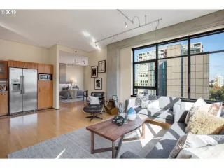 Photo #4: 21178639 Listing 