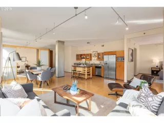 Photo #5: 21178639 Listing 