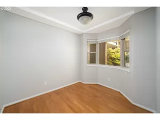 Photo #6: 21178753 Listing