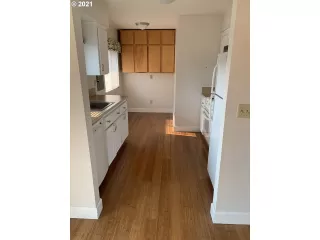 Photo #3: 21178876 Listing