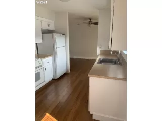 Photo #5: 21178876 Listing