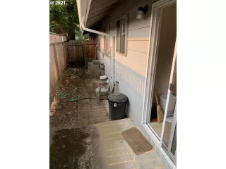 Photo #6: 21178876 Listing