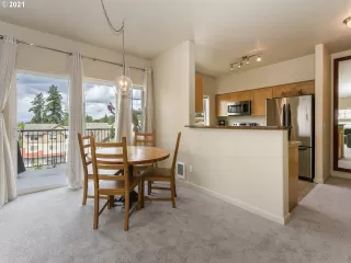 Photo #6: 21179465 Listing