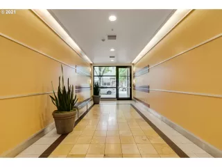 Photo #4: 21179802 Listing