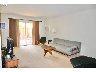 Photo #5: 21180093 Listing 