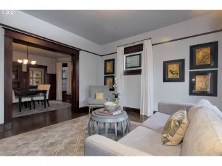 Photo #5: 21180191 Listing