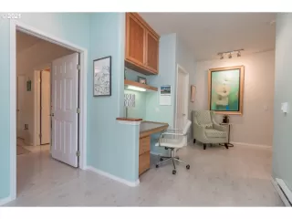 Photo #6: 21180400 Listing