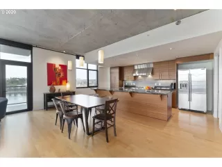 Photo #4: 21180855 Listing