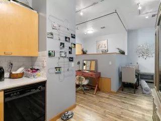 Photo #4: 21180970 Listing 