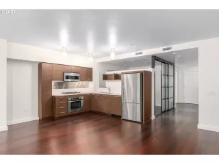 Photo #5: 21181317 Listing 
