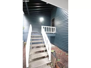 Photo #2: 21182406 Listing