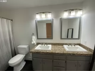 Photo #3: 21182445 Listing