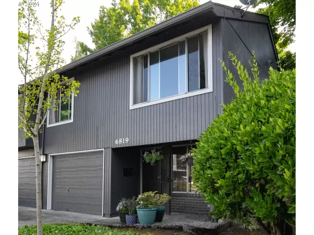 MLS: 21182791 Condo For Sale