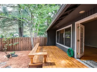 Photo #3: 21182791 Listing