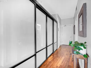 Photo #3: 21183131 Listing