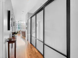 Photo #4: 21183131 Listing