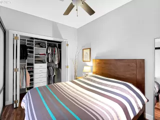 Photo #6: 21183131 Listing