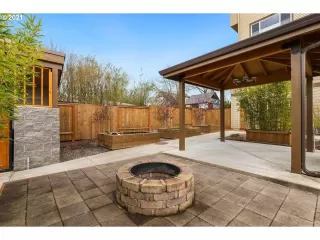 Click for more information on MLS # 21183205 : 5321 NE IRVING ST C More Details about MLS # 21183205 : 5321 NE IRVING ST C