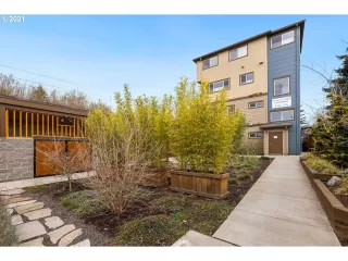 Photo #3: 21183205 Listing