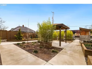 Photo #4: 21183205 Listing