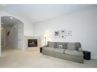 Photo #4: 21183361 Listing