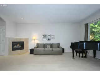 Photo #5: 21183361 Listing