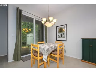 Photo #6: 21183361 Listing