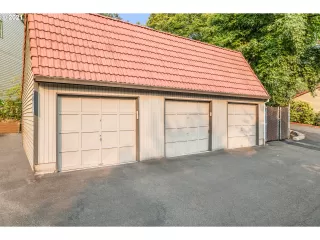 Photo #2: 21183865 Listing