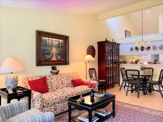 Photo #1: 21183882 Listing