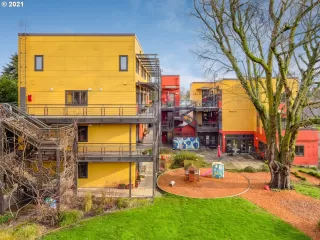 Photo #1: 21184112 Listing