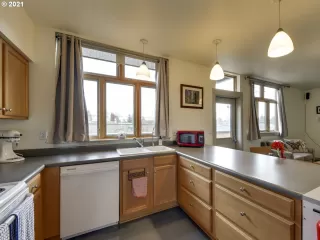 Photo #3: 21184112 Listing