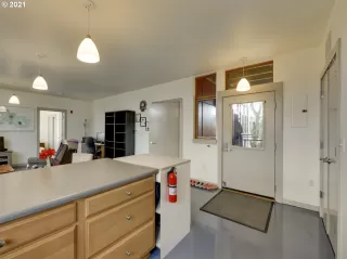 Photo #4: 21184112 Listing