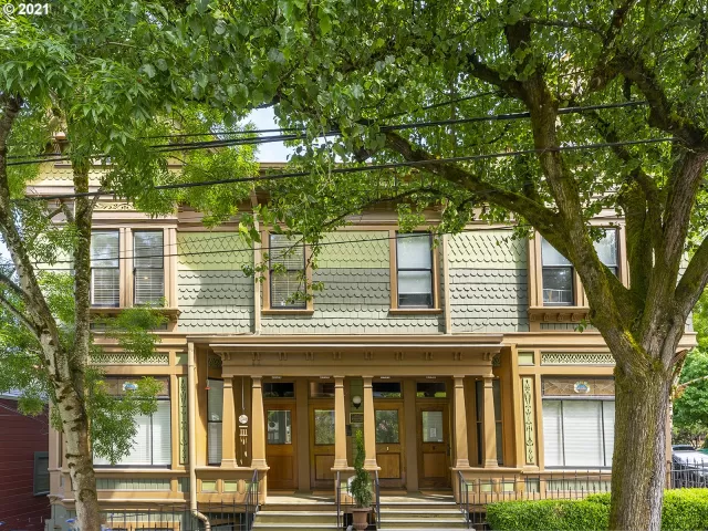 MLS: 21184592 Condo For Sale