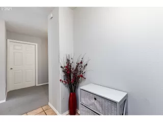 Photo #2: 21184595 Listing