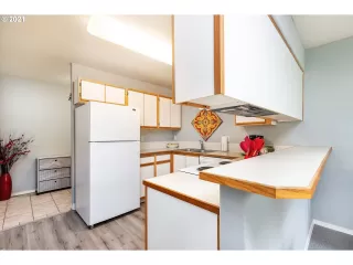 Photo #3: 21184595 Listing