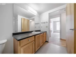 Photo #3: 21184850 Listing