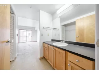 Photo #6: 21184850 Listing