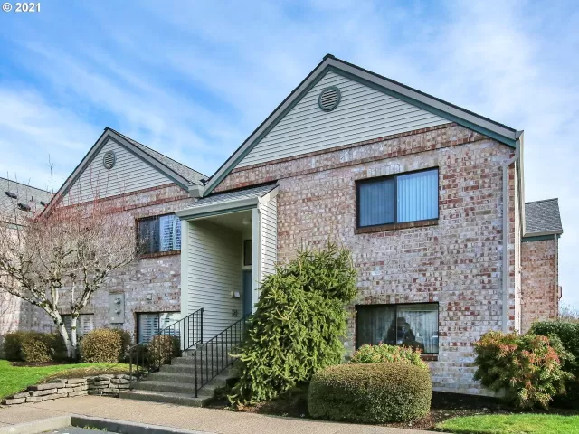 MLS: 21185127 Condo For Sale