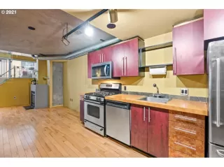 Photo #4: 21186417 Listing