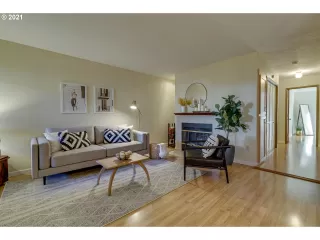 Photo #4: 21187115 Listing